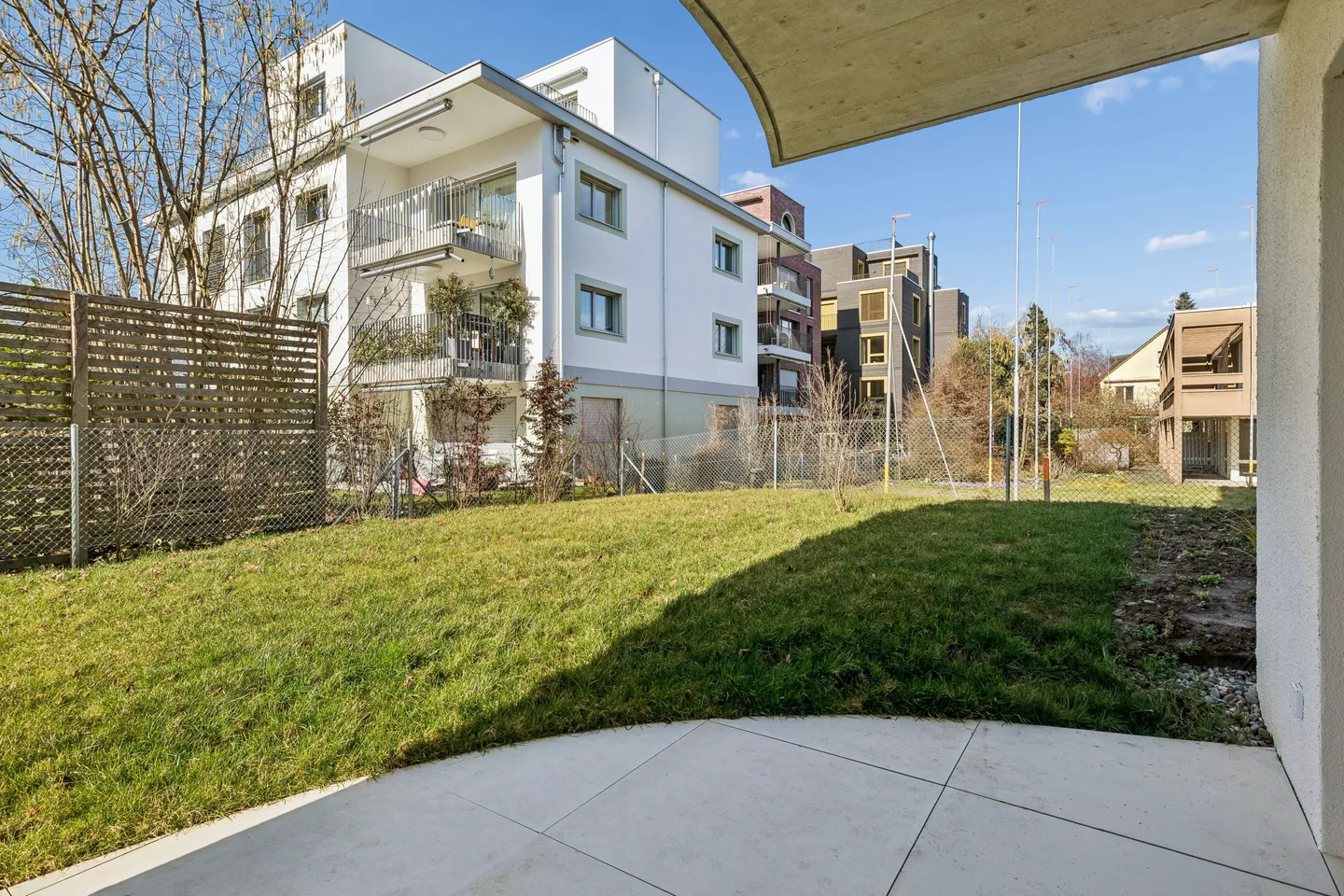 Nuovo appartamento giardino 2.5 camere con area esterna privata a Oerlikon - Foto 12 di 13