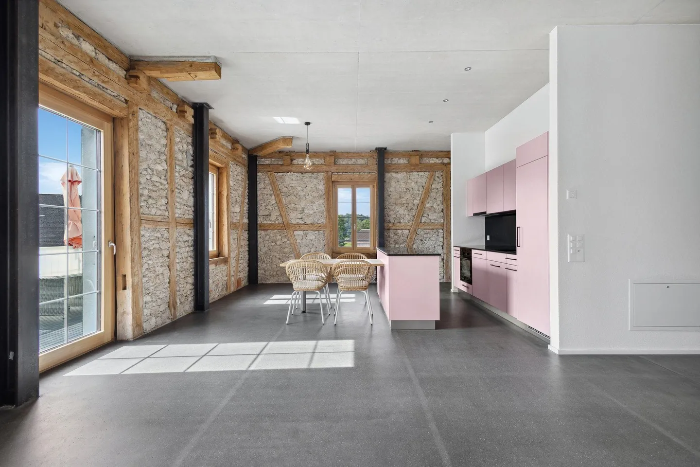 Modern 3.5-room apartment with 18 m² balcony in Bollodingen - Photo 3 of 13