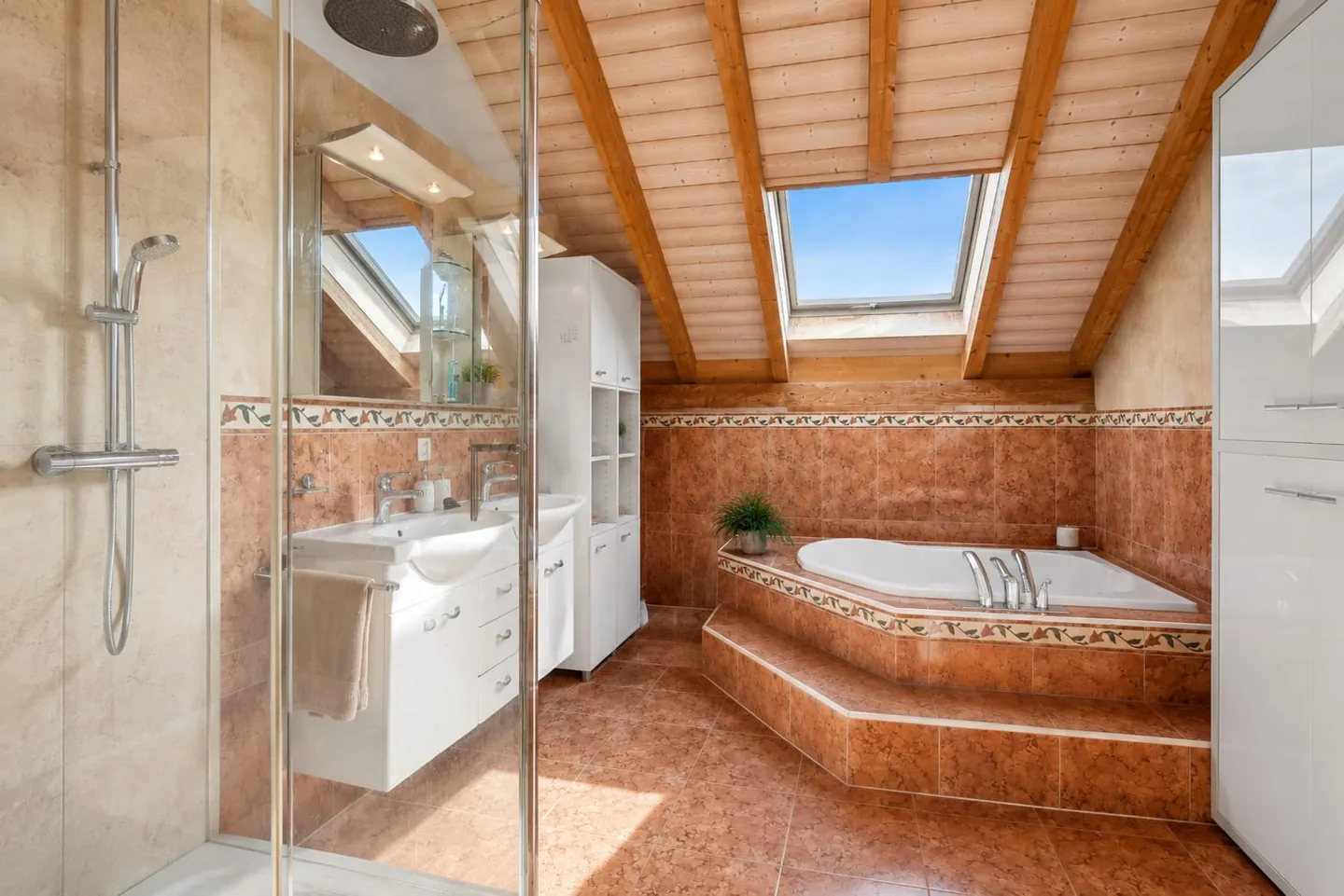 Maison individuelle spacieuse de 7,5 pièces avec un vaste terrain à Rickenbach LU - Photo 12 sur 13