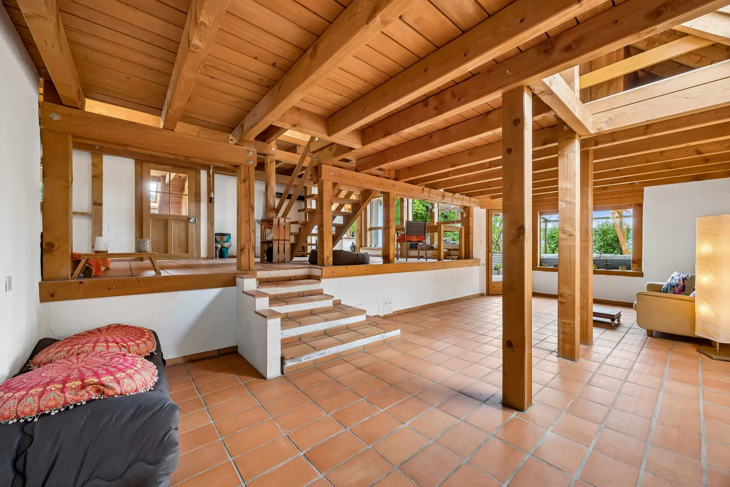 Single-family house with large garden, character, tranquility, and beautiful distant views - Photo 9 of 13