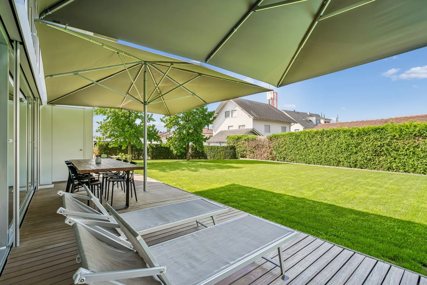 Vivre comme dans un complexe de vacances - Maison d'architecte avec piscine et jardin - Photo 3 sur 13