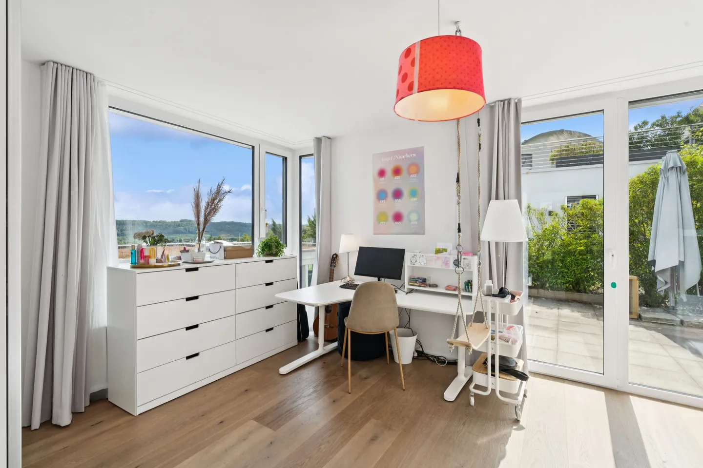 Spacious Single-Family Home with Far-Reaching Views and Plenty of Living Space - Photo 10 of 13