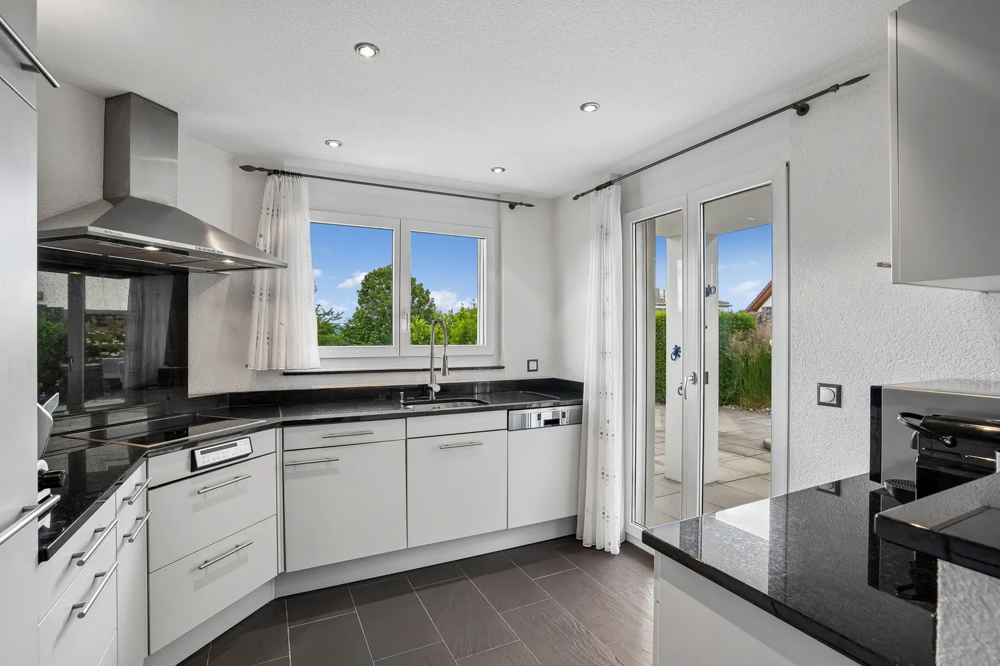 Einziehen und wohlfühlen – gepflegtes 5.5 Zimmer Einfamilienhaus - Photo 3 sur 13