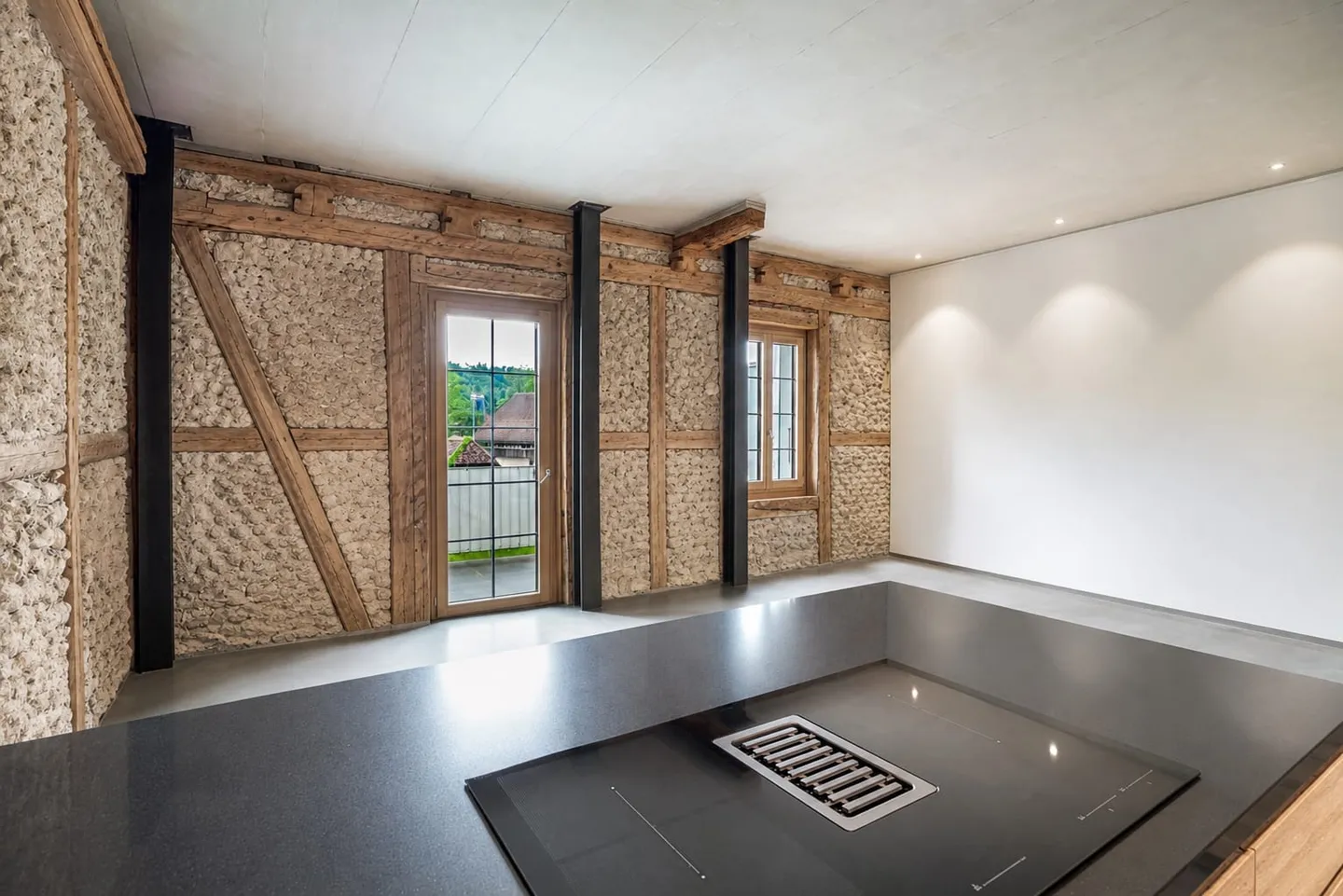 Historical jewel with modern expansion standard - 2.5-room apartment with balcony - Photo 11 of 13