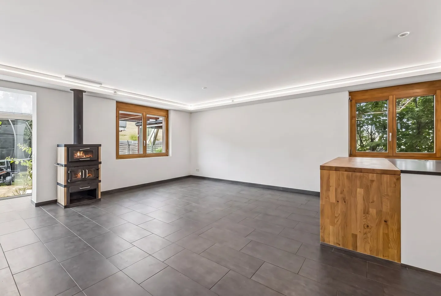 A paradise for children - 238 m² of family happiness with a private garden - Photo 3 of 13