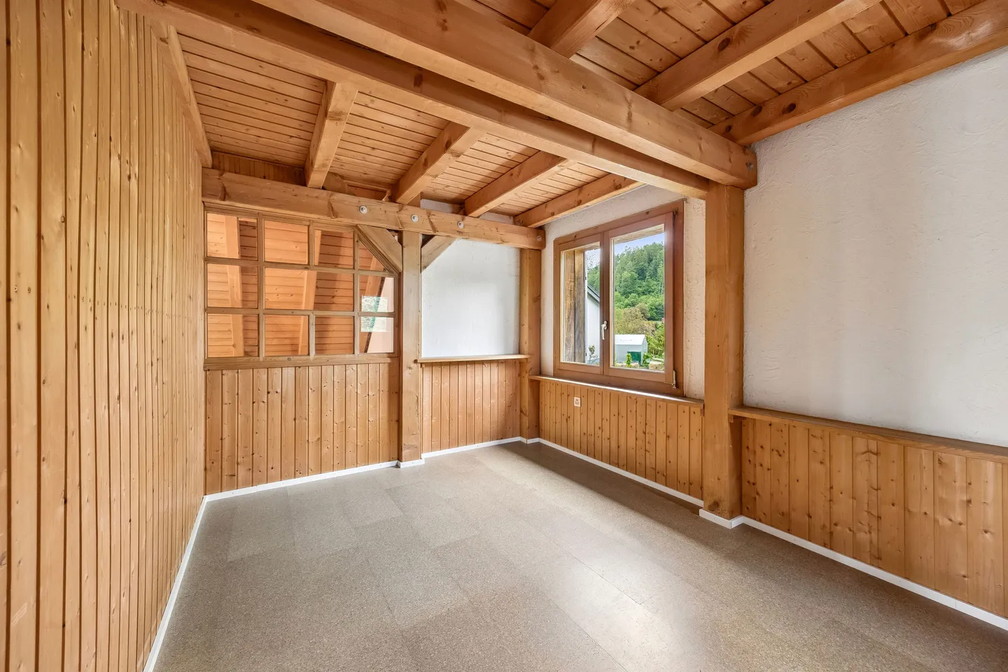 Single-family house with large garden, character, tranquility, and beautiful distant views - Photo 4 of 13