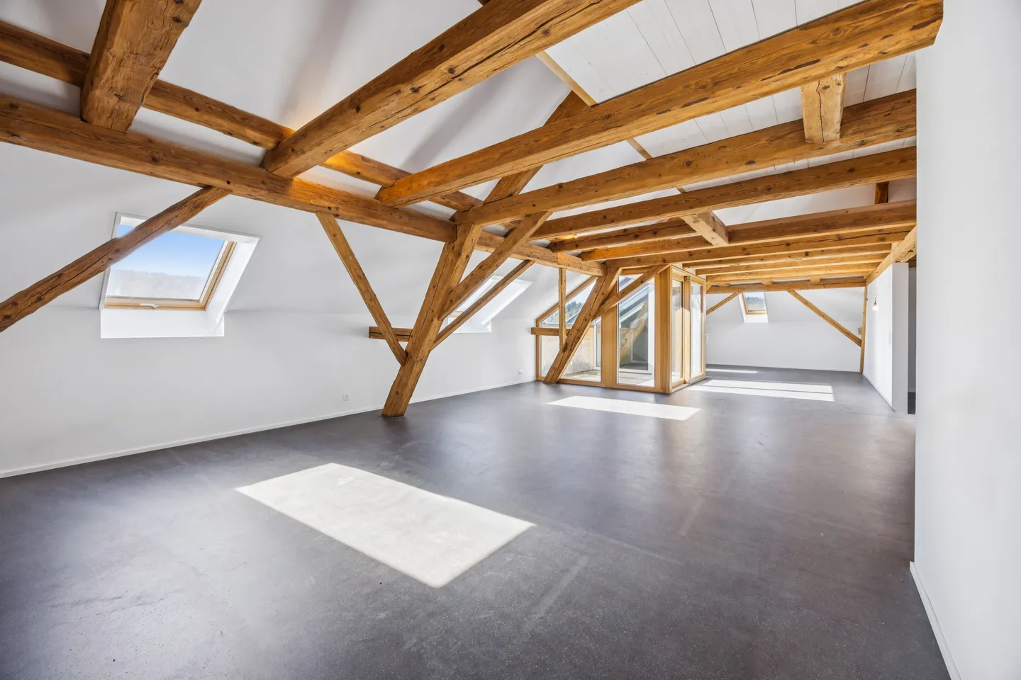 Maisonette penthouse exclusive de 5,5 pièces avec charme - Photo 6 sur 13