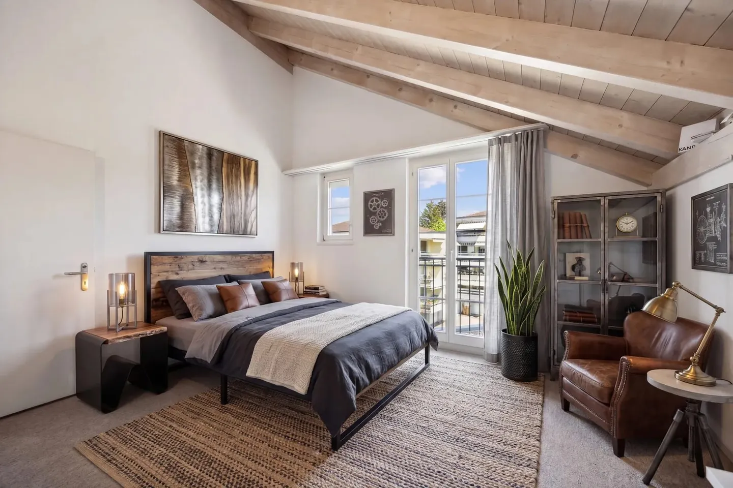 Allein unter dem Dach - 4½ Zimmer mit offenem Dachstuhl, Terrasse und Weitsicht - Photo 11 sur 13