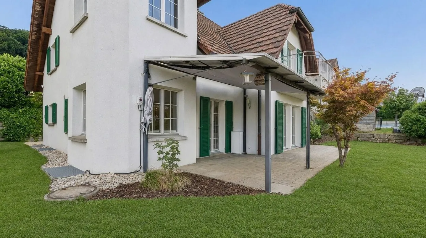 Villa de campagne exclusive avec tourelle dans un emplacement ensoleillé au sud-ouest, à seulement 30 minutes de Zurich HB - Photo 12 sur 13