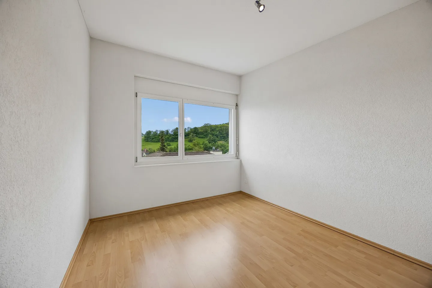 Quiet living with modern comfort - near Aarau and yet in the green - Photo 12 of 13
