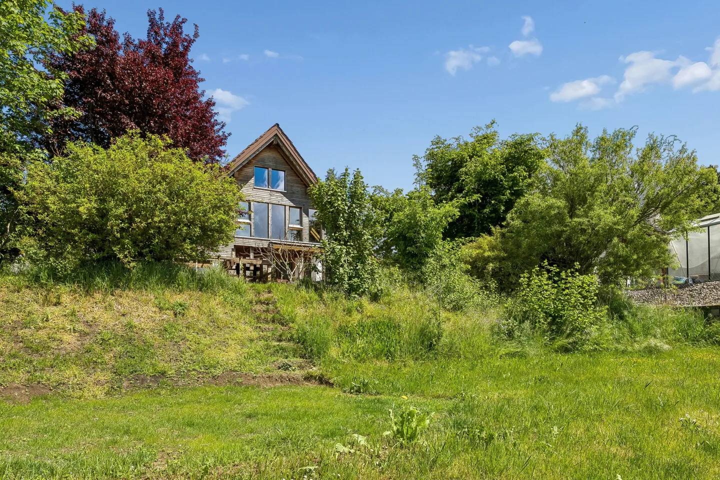 Single-family house with large garden, character, tranquility, and beautiful distant views - Photo 12 of 13