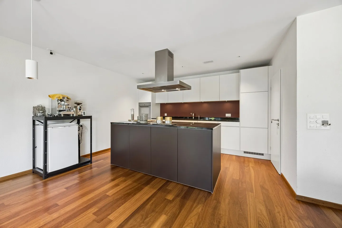 Appartement de 3,5 pièces de haute qualité avec balcon à Rümlang à vendre - Photo 1 sur 13