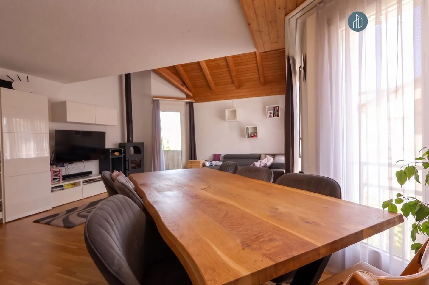Stylish 4.5-room maisonette apartment - Photo 6 of 13
