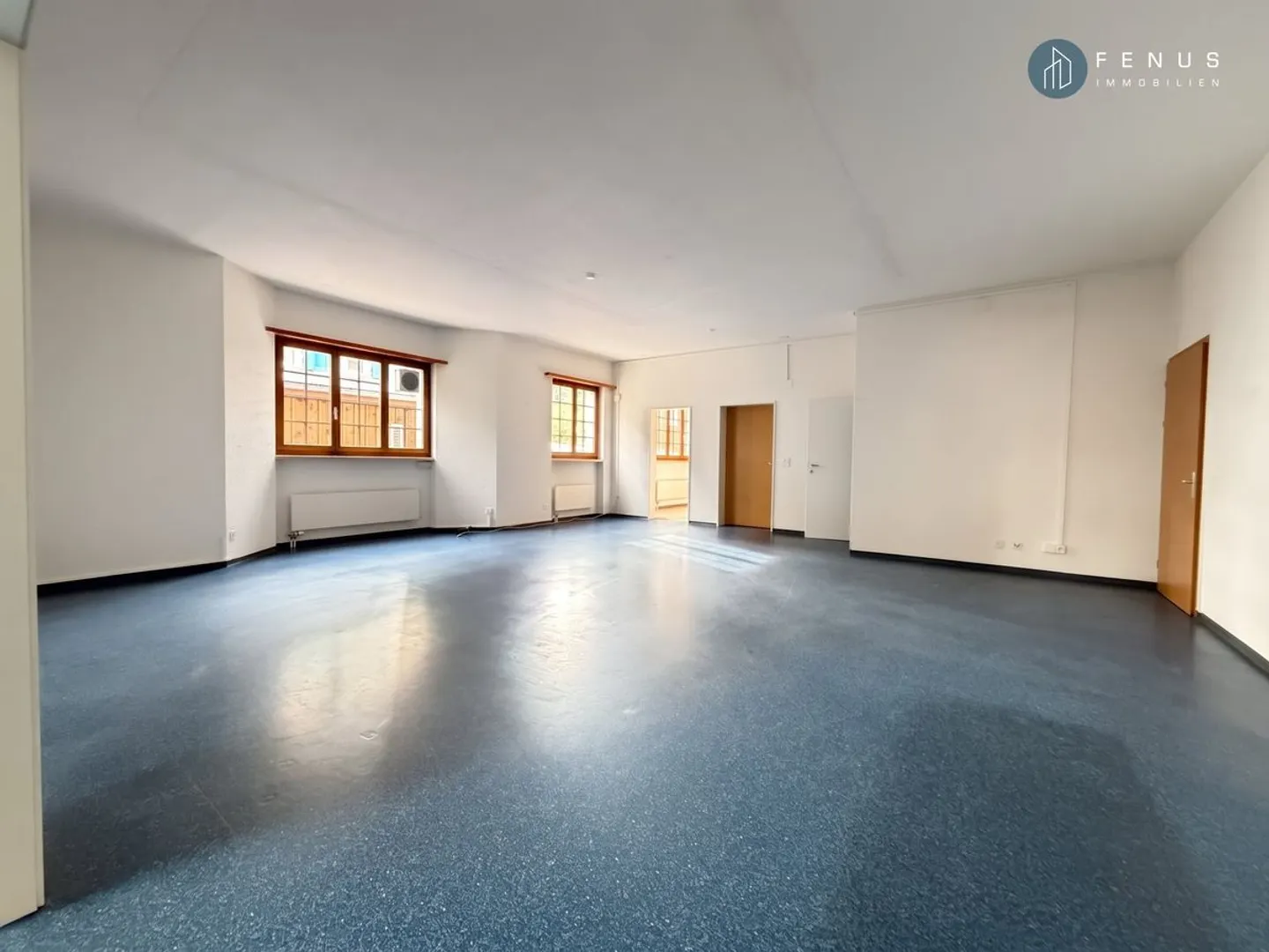 Retail space in a central location - Photo 3 of 5