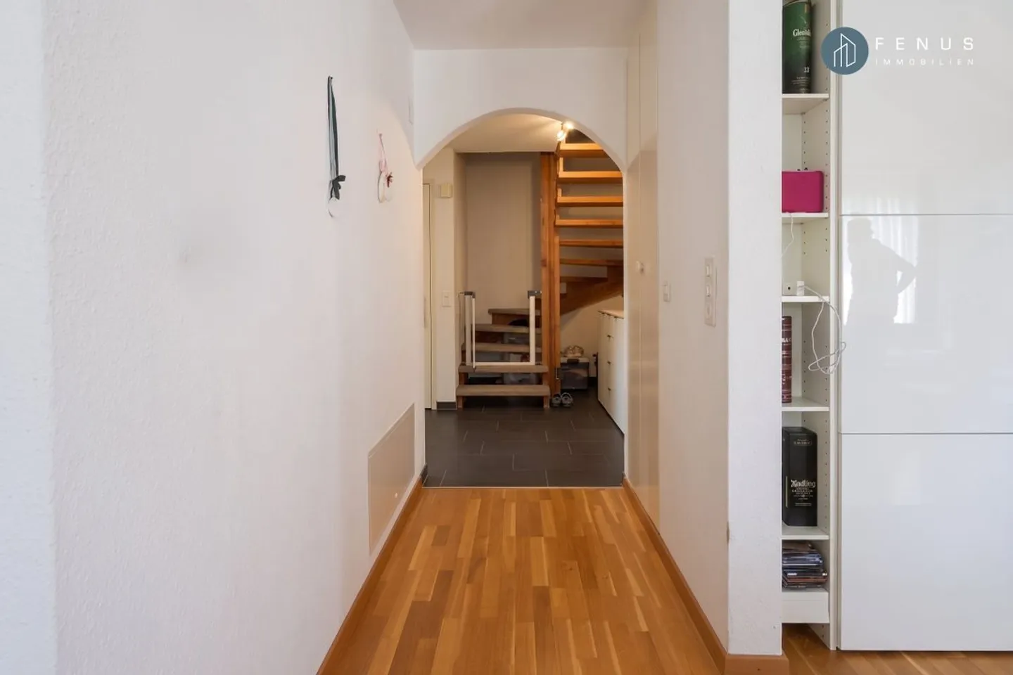 Stylish 4.5-room maisonette apartment - Photo 8 of 13