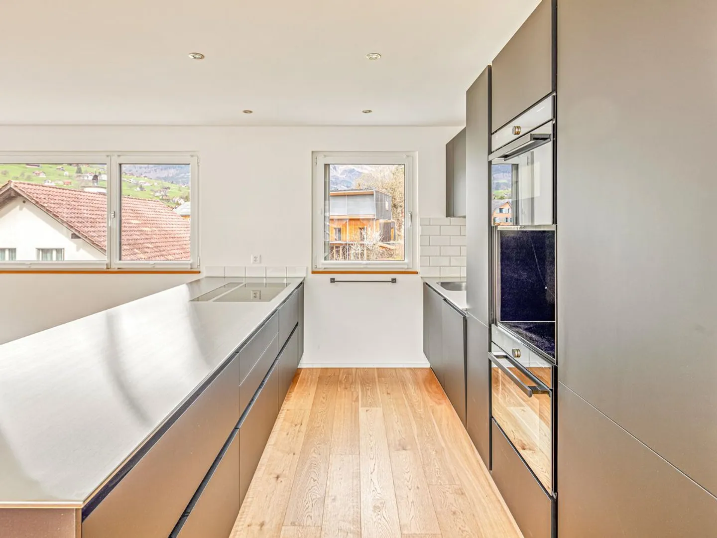 Stylish 4.5-room maisonette apartment - Photo 2 of 10
