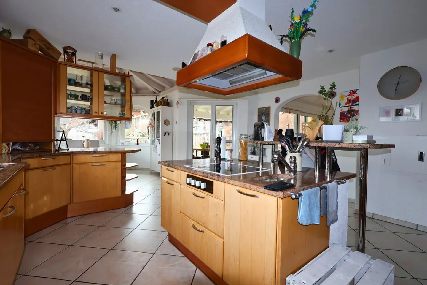 Maison individuelle spacieuse avec piscine - Photo 5 sur 13