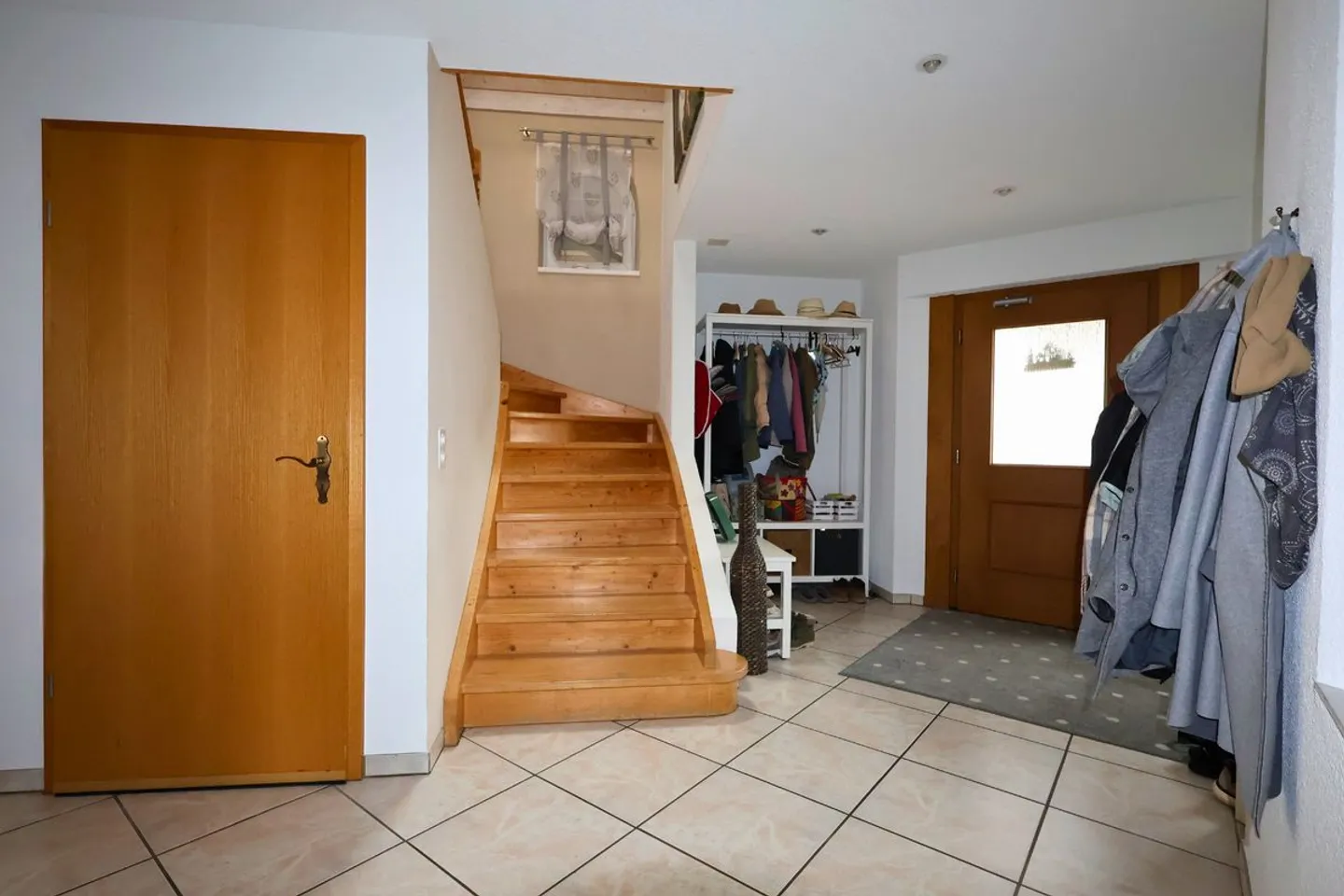 Maison individuelle spacieuse avec piscine - Photo 3 sur 13