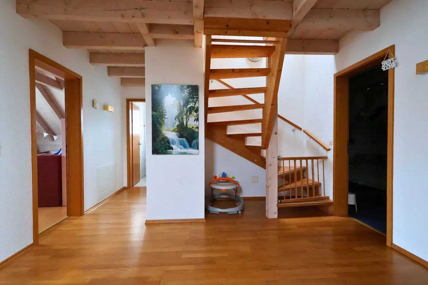 Maison individuelle spacieuse avec piscine - Photo 11 sur 13