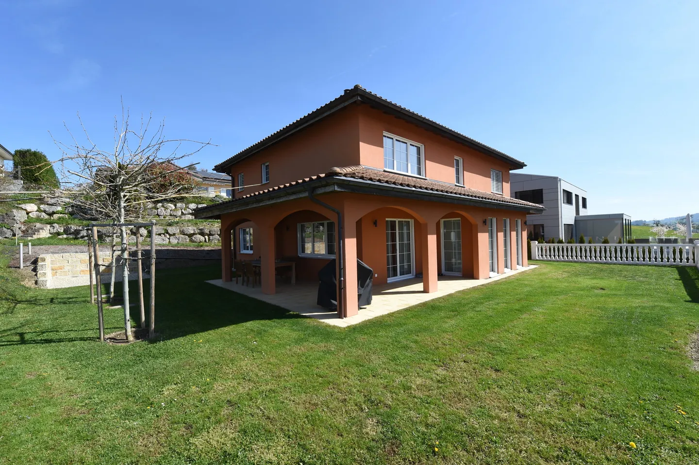 Exklusives 5.5 Zimmer Einfamilienhaus im Toskana-Stil - Foto 3 von 12