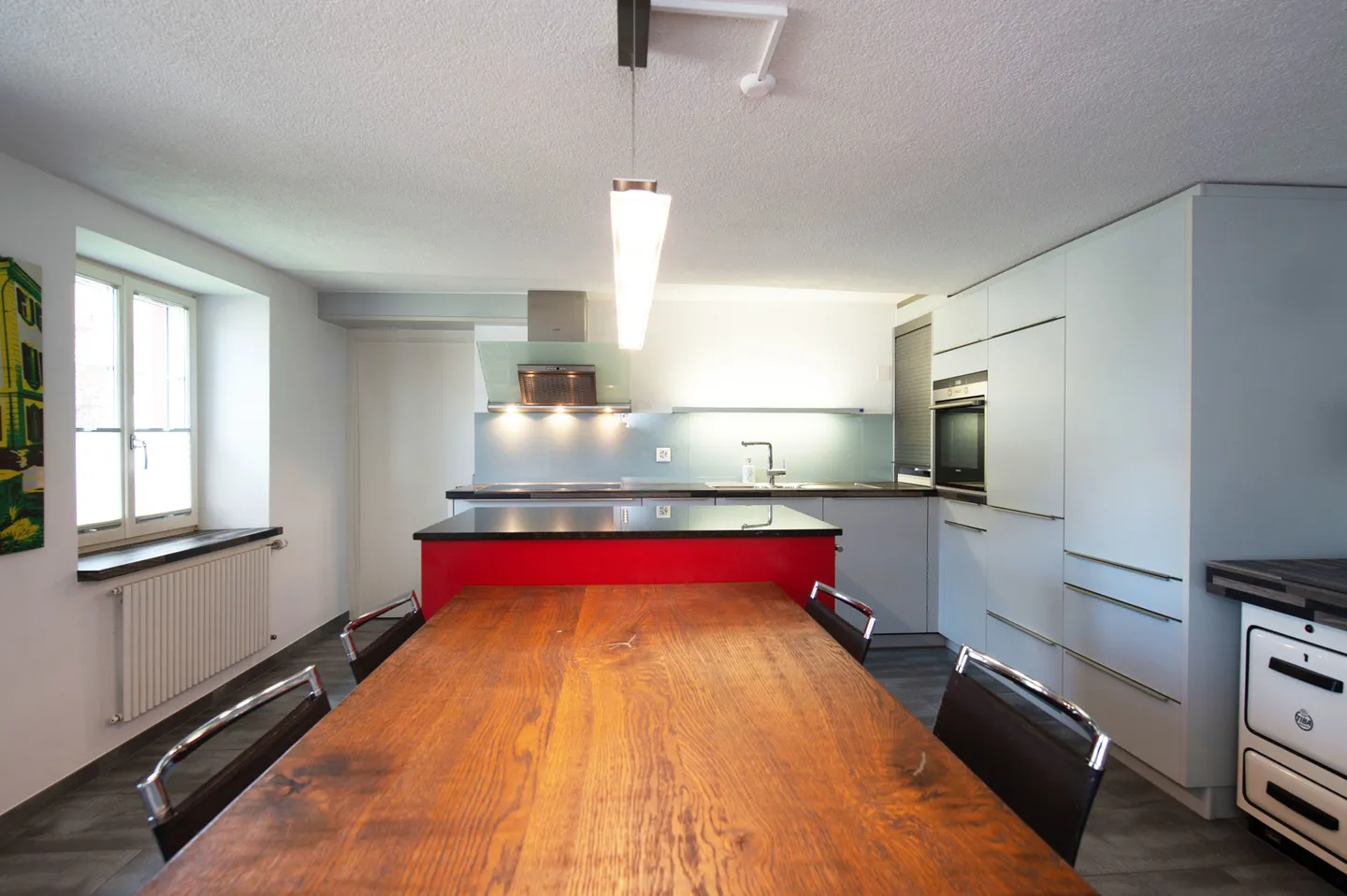 Liebevoll restaurierte Liegenschaft mit Estrich, Scheune und Ausbaupot - Foto 7 von 13