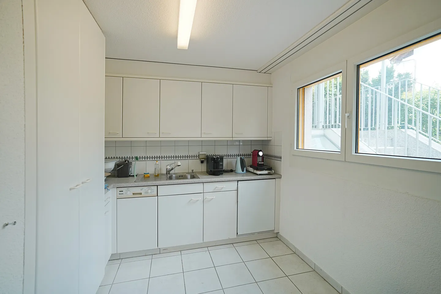 Espace commercial attrayant à Berikon idéal pour les investisseurs et les utilisateurs finaux - Photo 8 sur 10