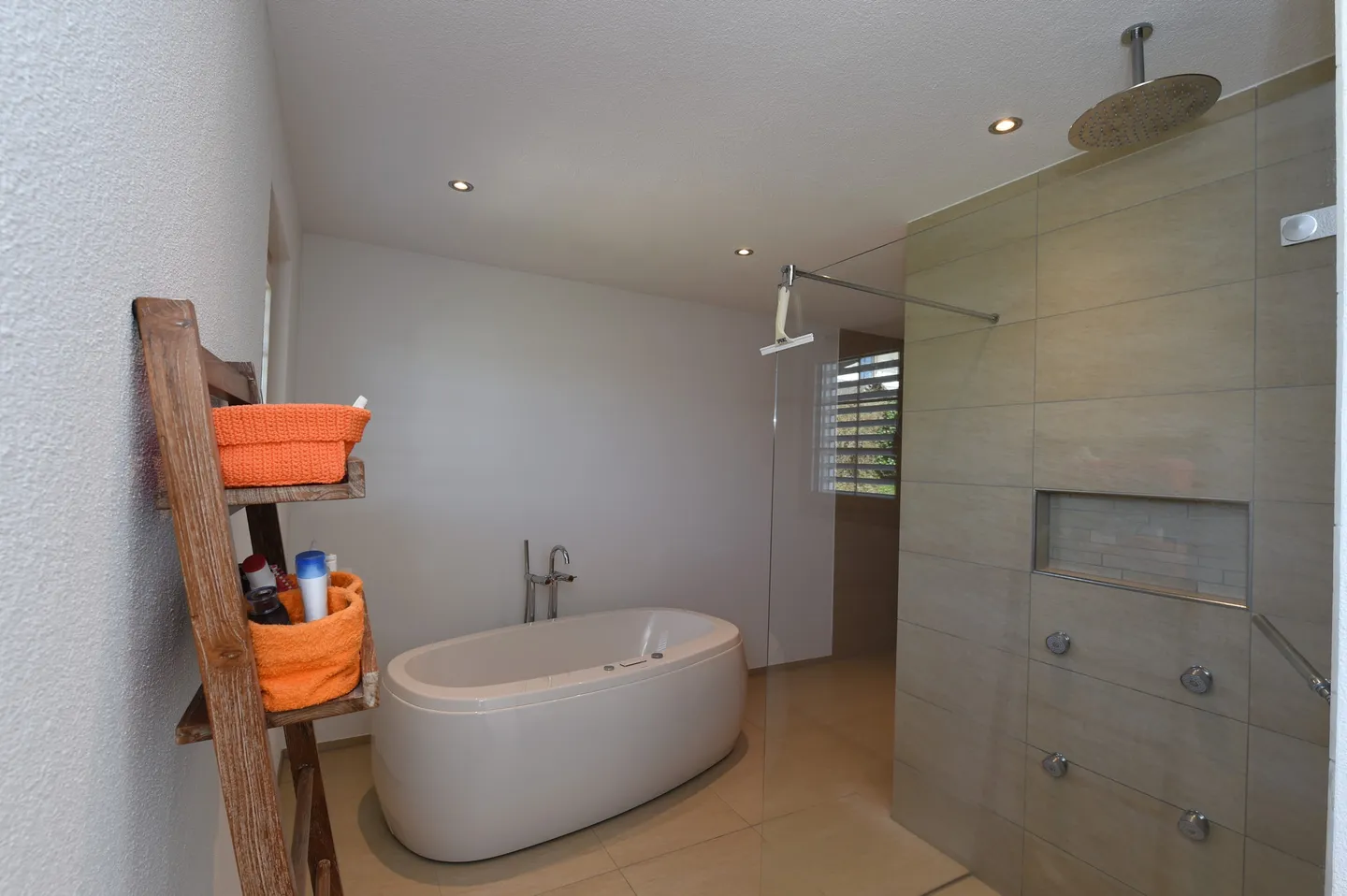 Exklusives 5.5 Zimmer Einfamilienhaus im Toskana-Stil - Foto 11 von 12