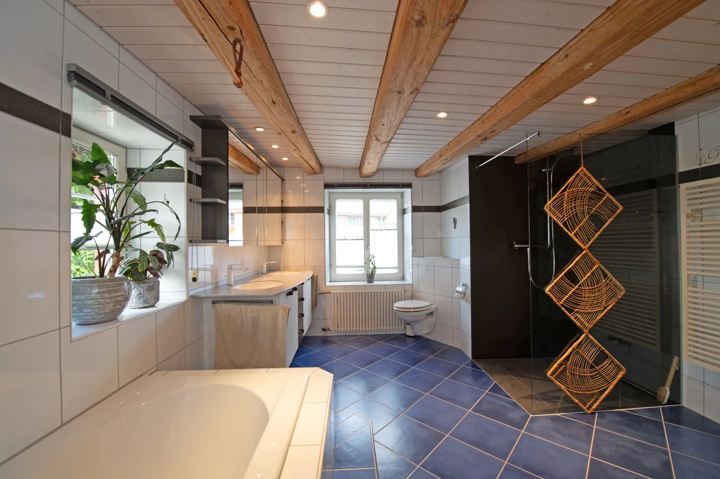 Liebevoll restaurierte Liegenschaft mit Estrich, Scheune und Ausbaupot - Foto 6 von 13