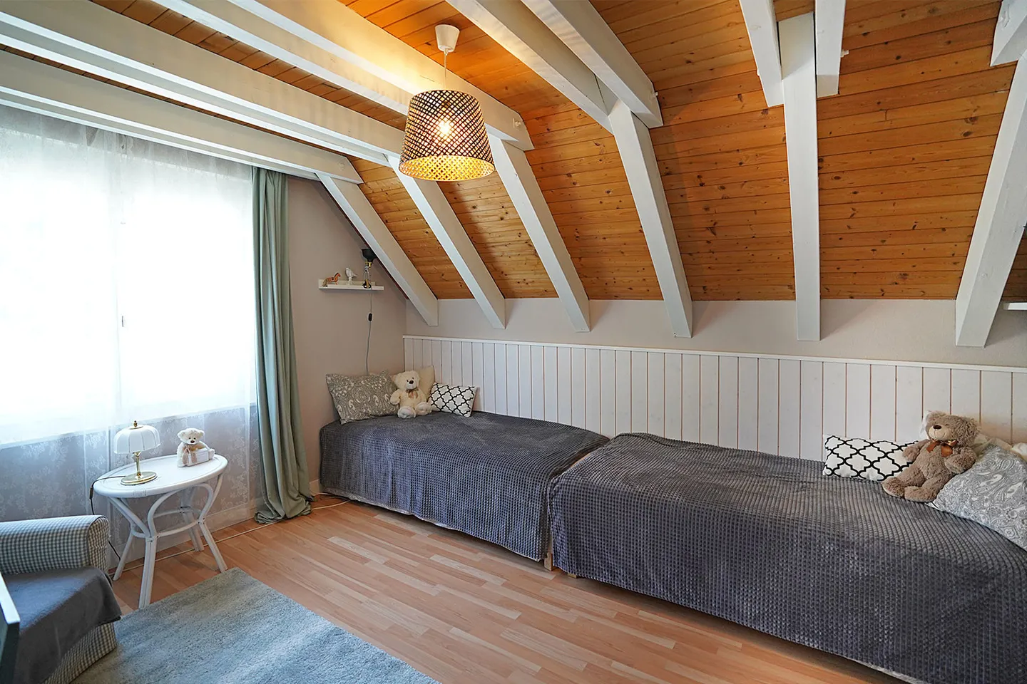 Charmantes 8.5 Zimmer Einfamilienhaus - Foto 7 von 10