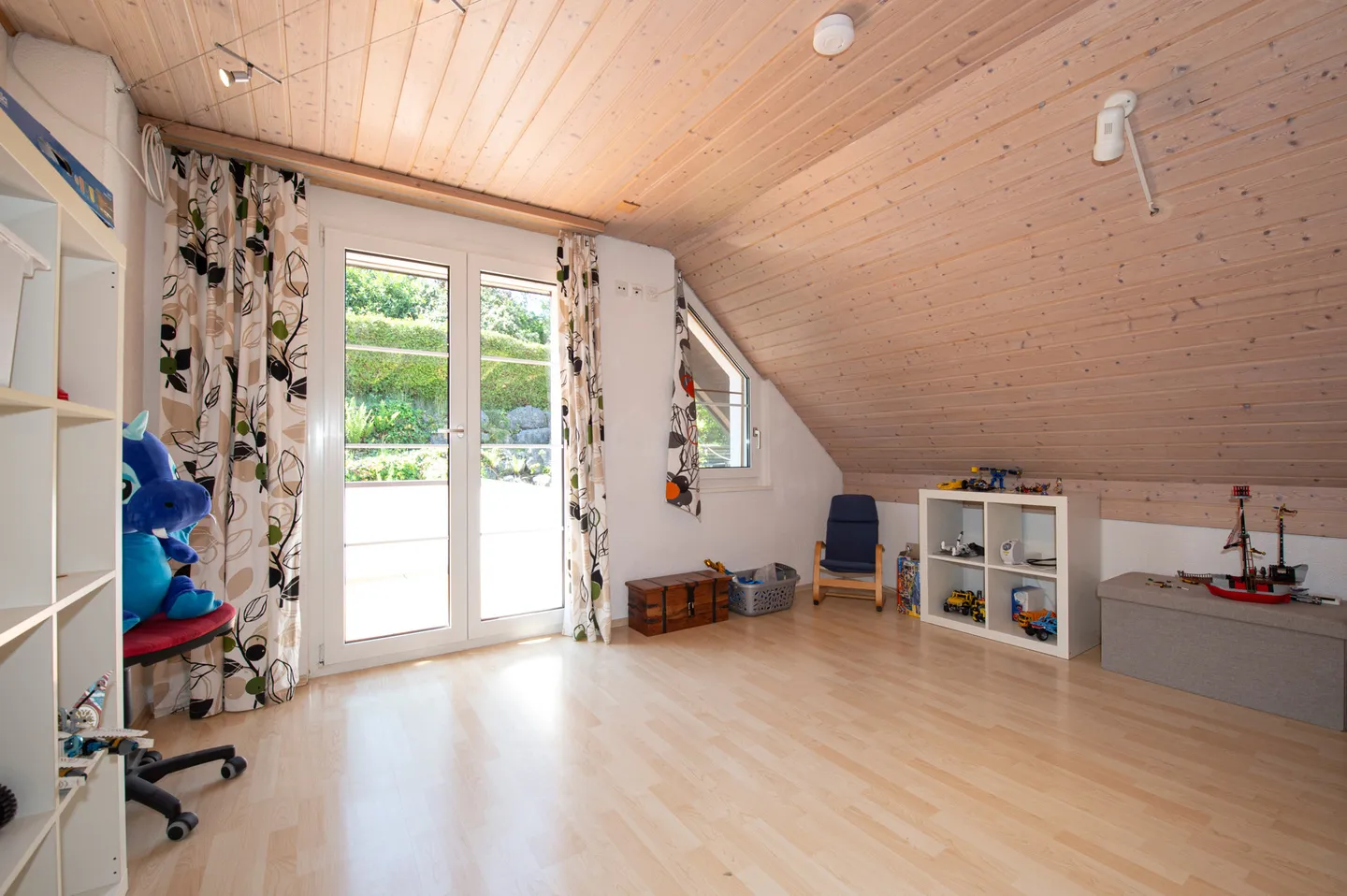 Maison individuelle spacieuse de 6,5 pièces avec paradis de jardin et sauna - Photo 8 sur 13