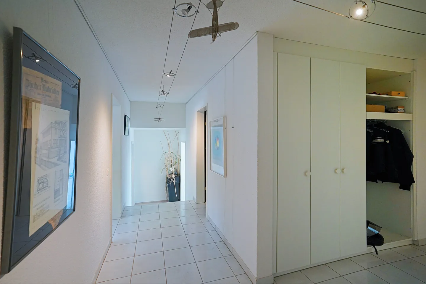 Espace commercial attrayant à Berikon idéal pour les investisseurs et les utilisateurs finaux - Photo 3 sur 10