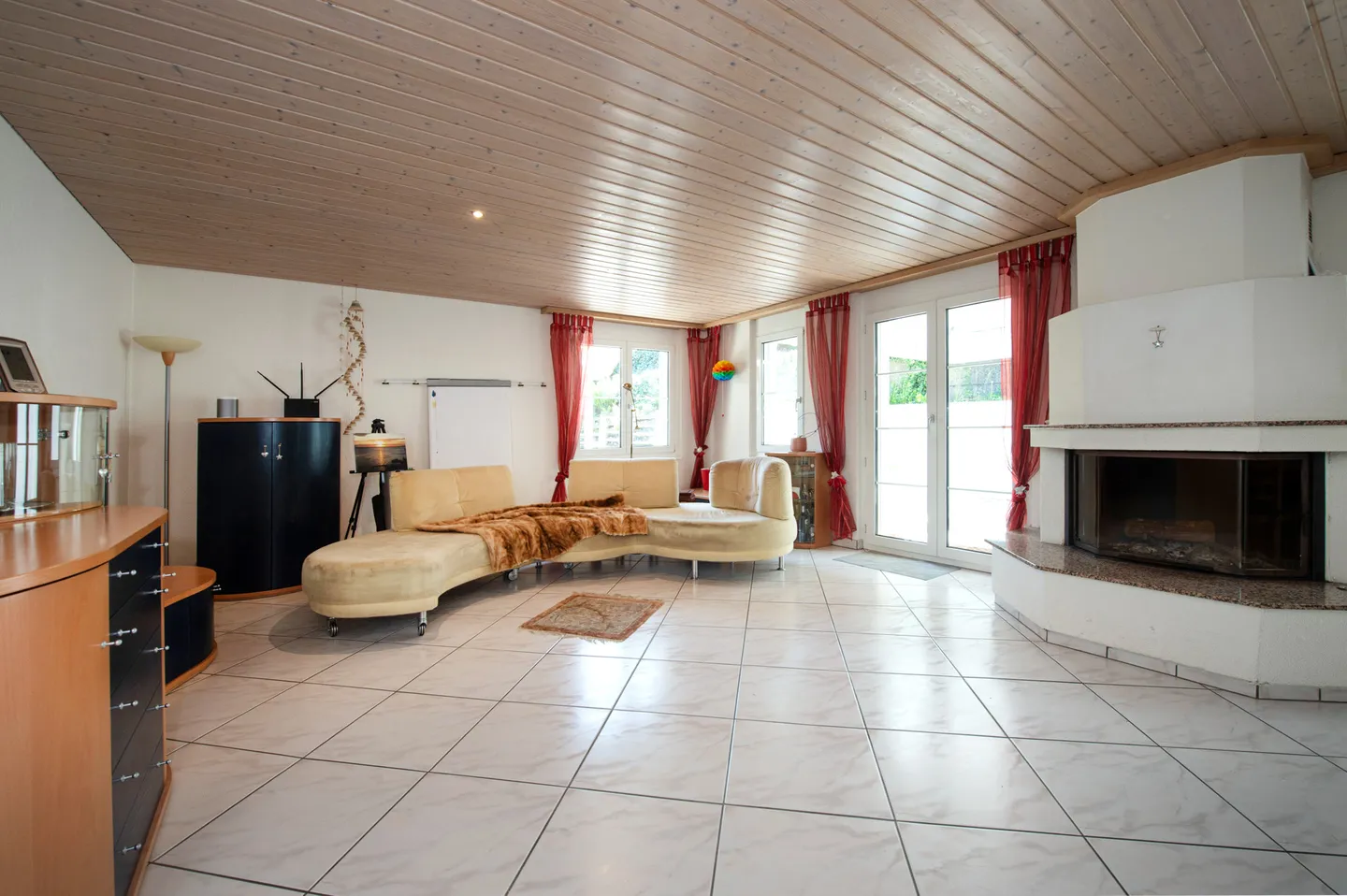 Maison individuelle spacieuse de 6,5 pièces avec paradis de jardin et sauna - Photo 5 sur 13