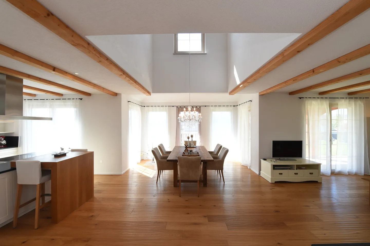 Exklusives 5.5 Zimmer Einfamilienhaus im Toskana-Stil - Foto 6 von 12