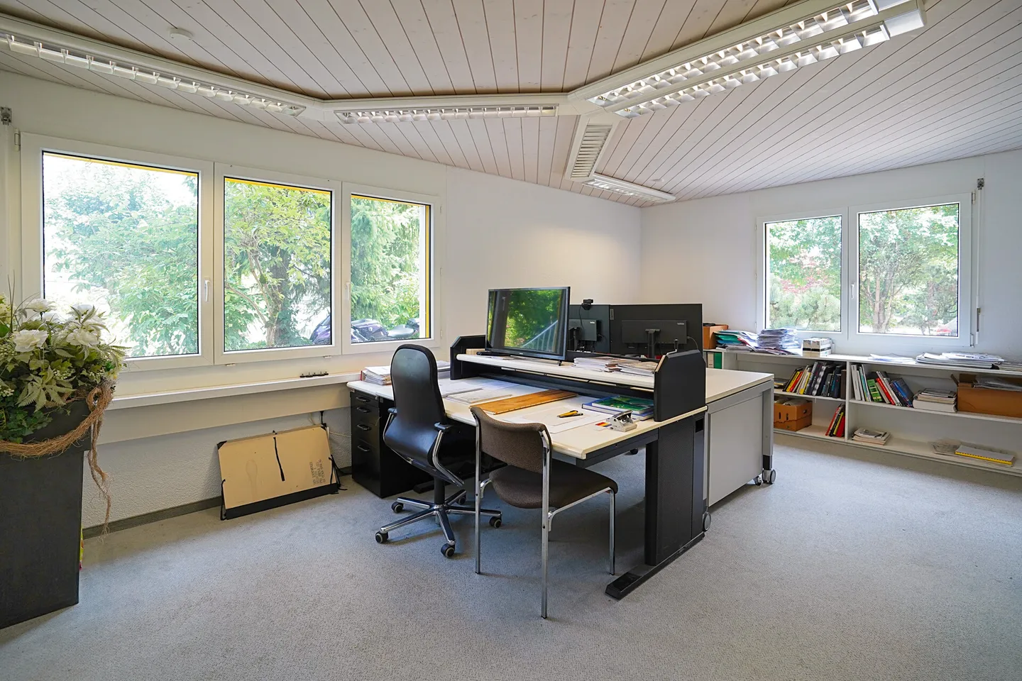 Espace commercial attrayant à Berikon idéal pour les investisseurs et les utilisateurs finaux - Photo 4 sur 10