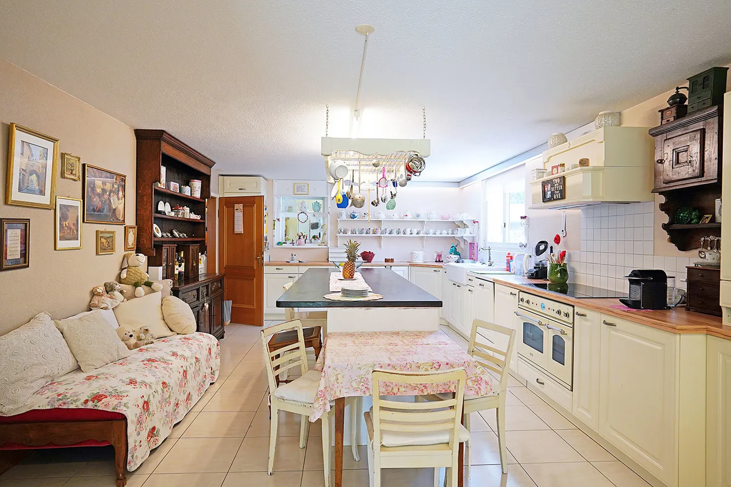 Charmantes 8.5 Zimmer Einfamilienhaus - Foto 3 von 10