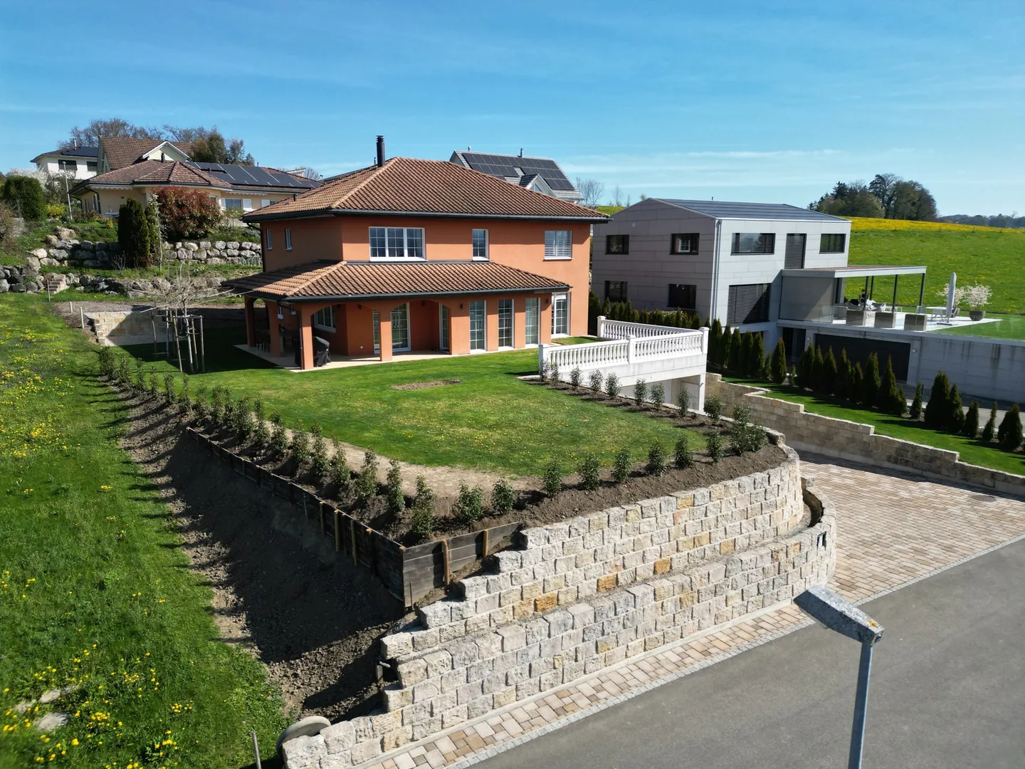 Exklusives 5.5 Zimmer Einfamilienhaus im Toskana-Stil - Foto 2 von 12