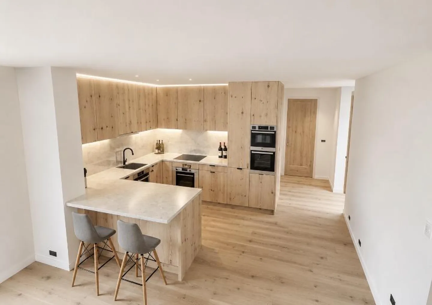 Appartement 2e étage à Crans-Montana avec place de parc couverte incluse dans le prix - Photo 3 of 7