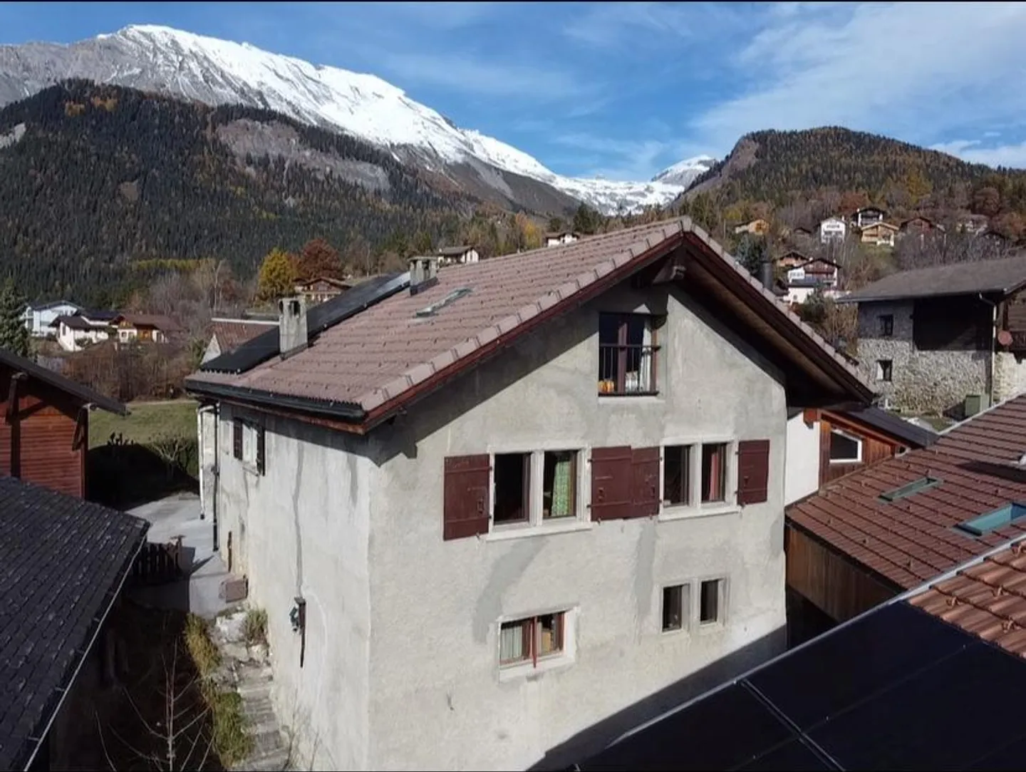 Village house with 2 apartments in the heart of Arbaz (Onna) - Photo 1 of 13