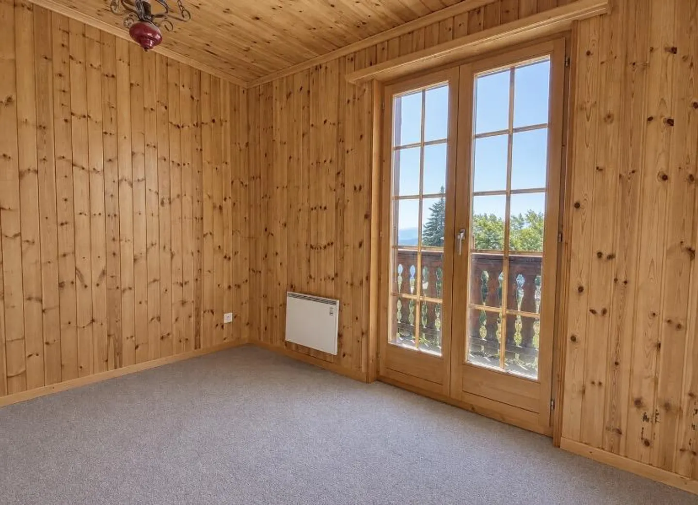 Domicilia.ch offers you this chalet to renovate in a privileged environment - Photo 8 of 13