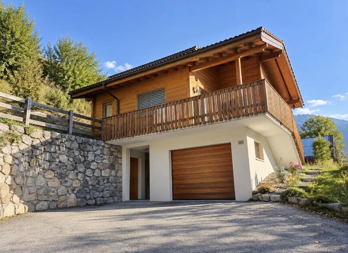 Holiday rentals: A well-maintained chalet in a privileged environment Chalet Bella Ciao - Photo 2 of 13
