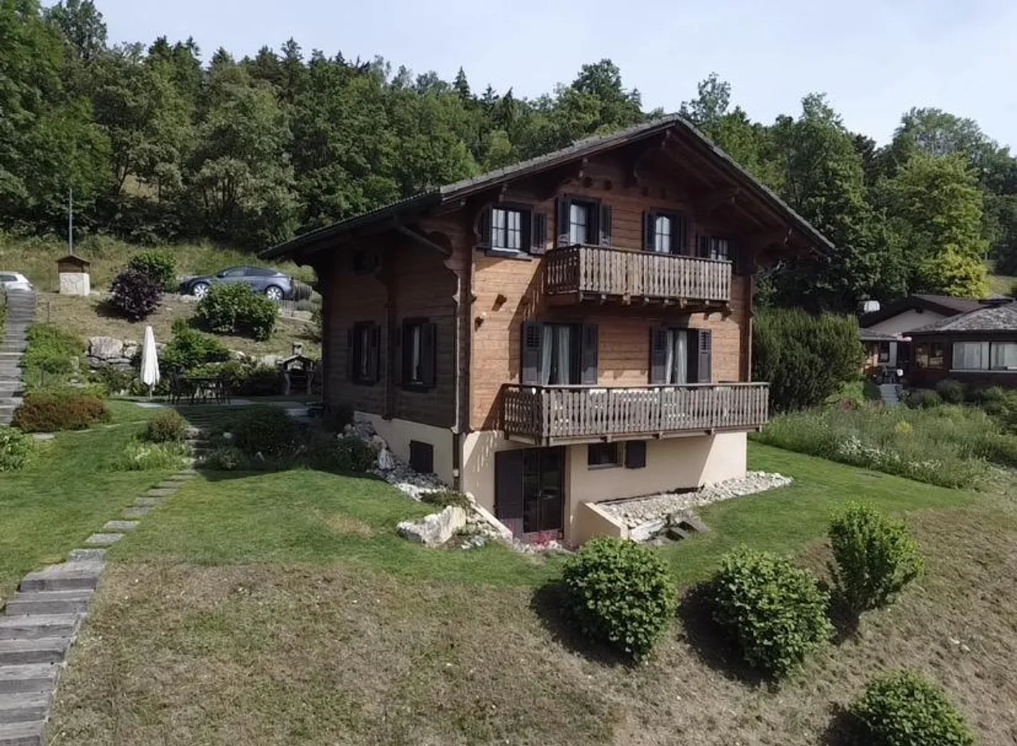 Grimisuat - magnificent individual chalet with exceptional outdoor space - Photo 2 of 13