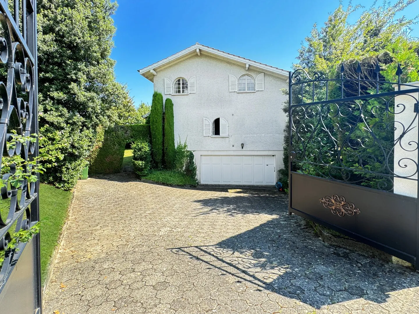 Villa individually in Founex - Photo 2 of 13