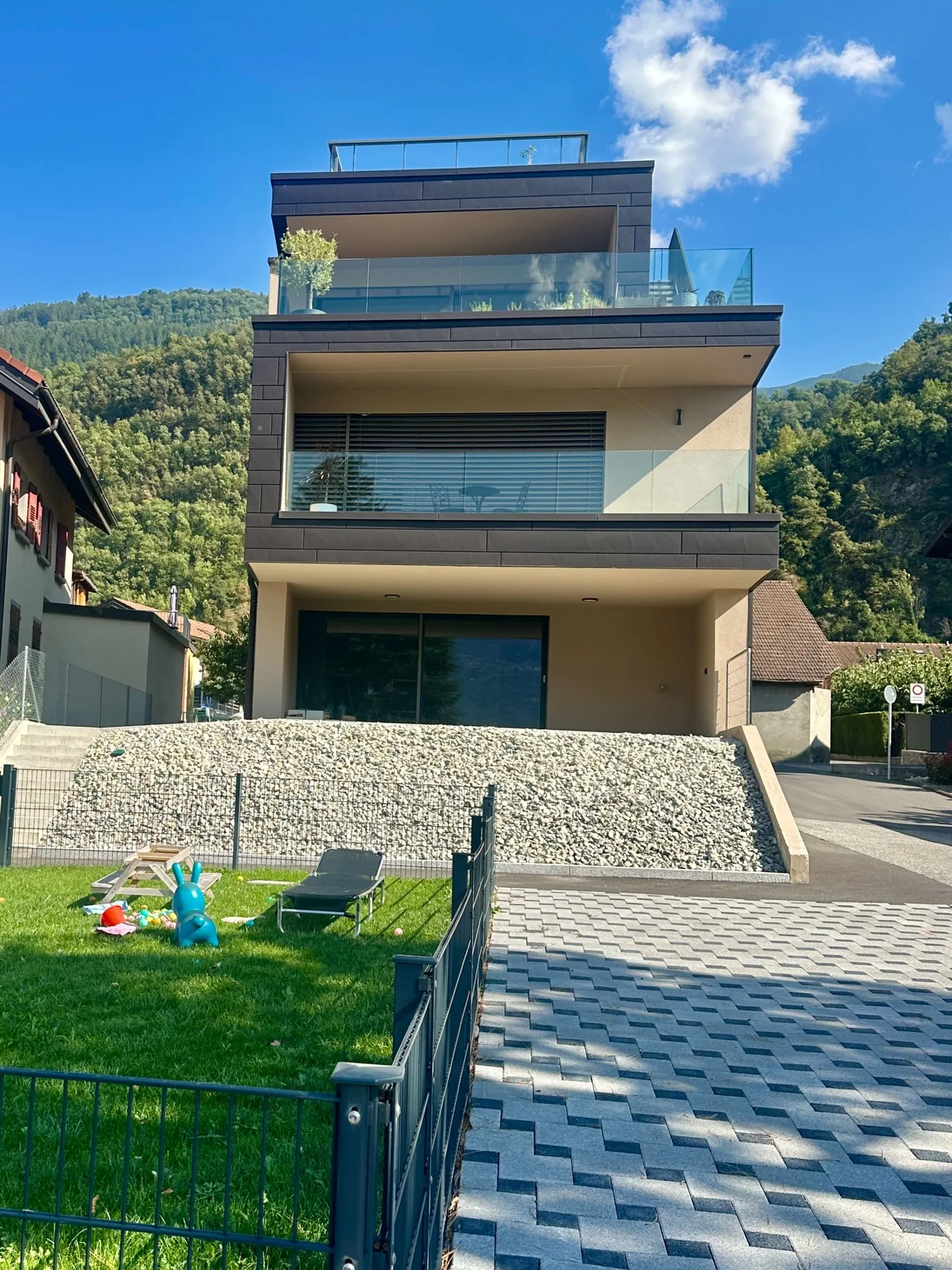 Wunderschöne 4,5-Zimmer-Villa in Aproz - Foto 2 von 7