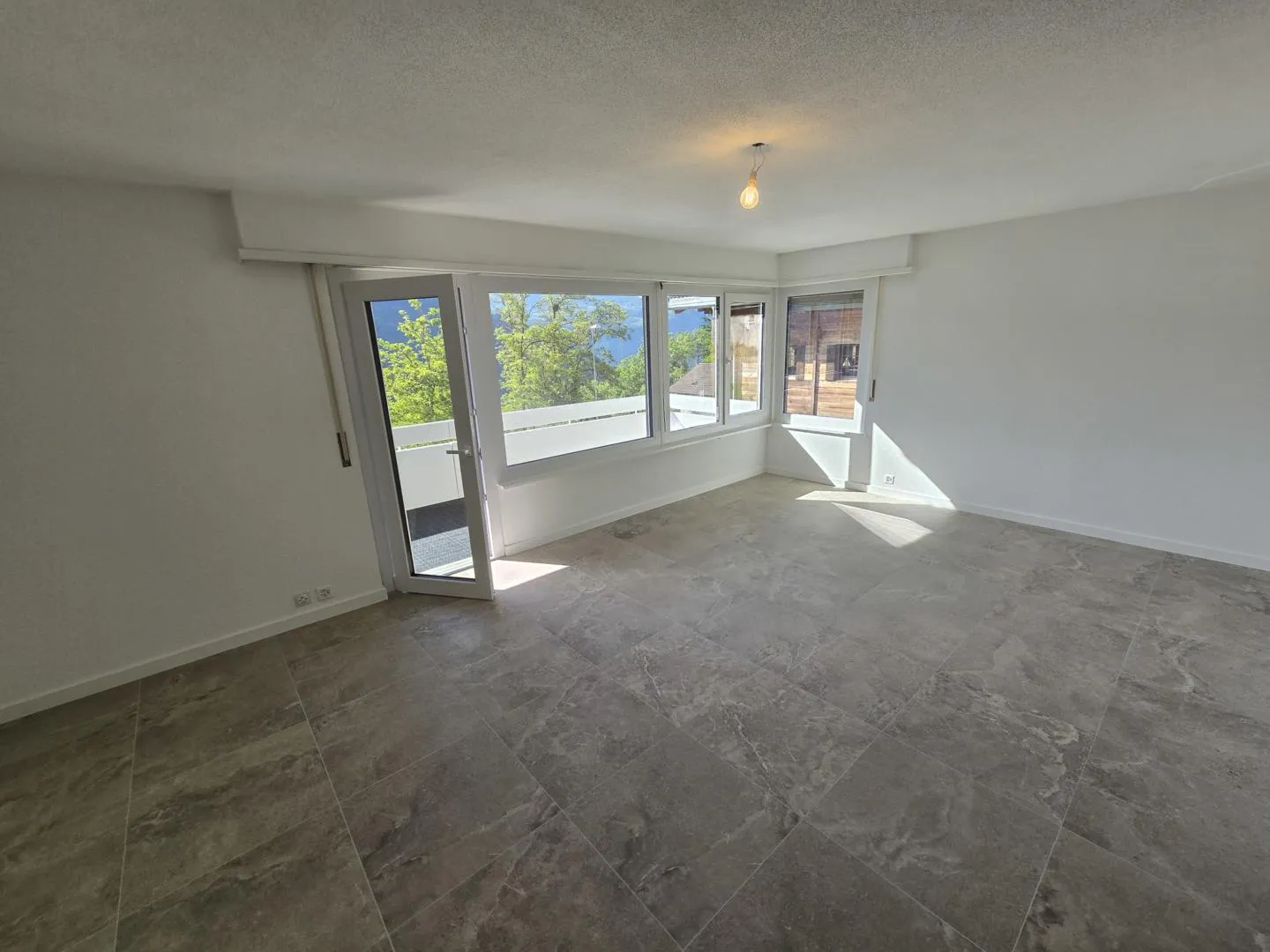 Magnifique appartement 4,5 pièces - Photo 2 sur 13