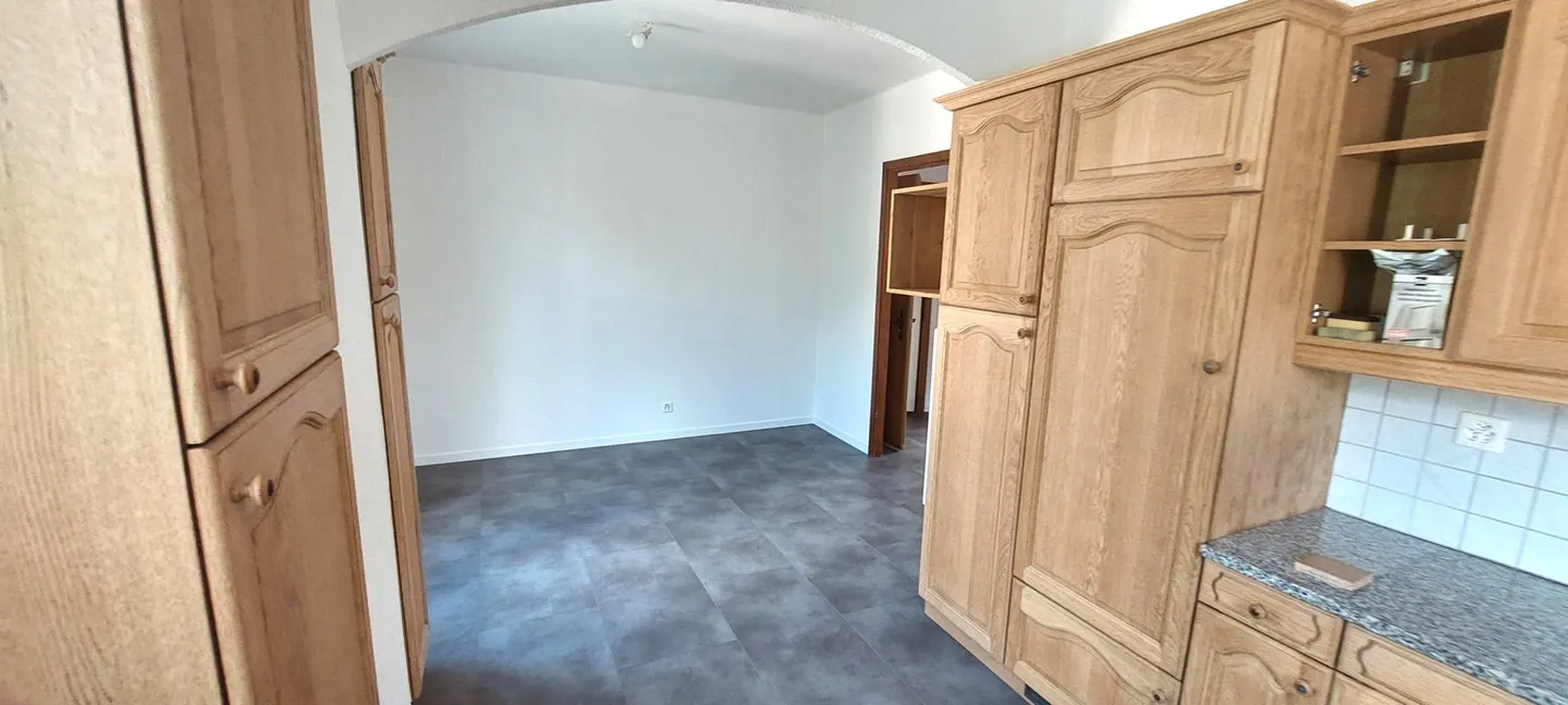 Charmant appartement rénové au 2ème étage de 2,5 pièces à Pont-de-la-Morge (Sion) - Foto 3 di 10