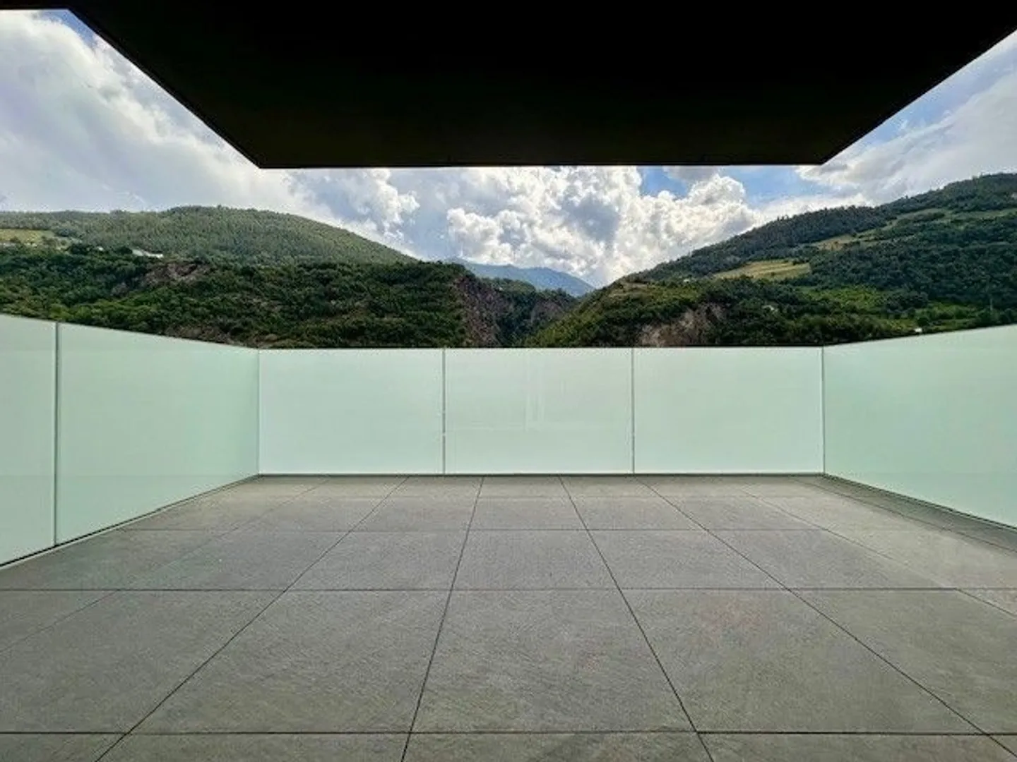 Wunderschöne neue Wohnung im 2. Stock mit 2,5 Zimmern in Aproz (Sion) - Foto 7 von 13