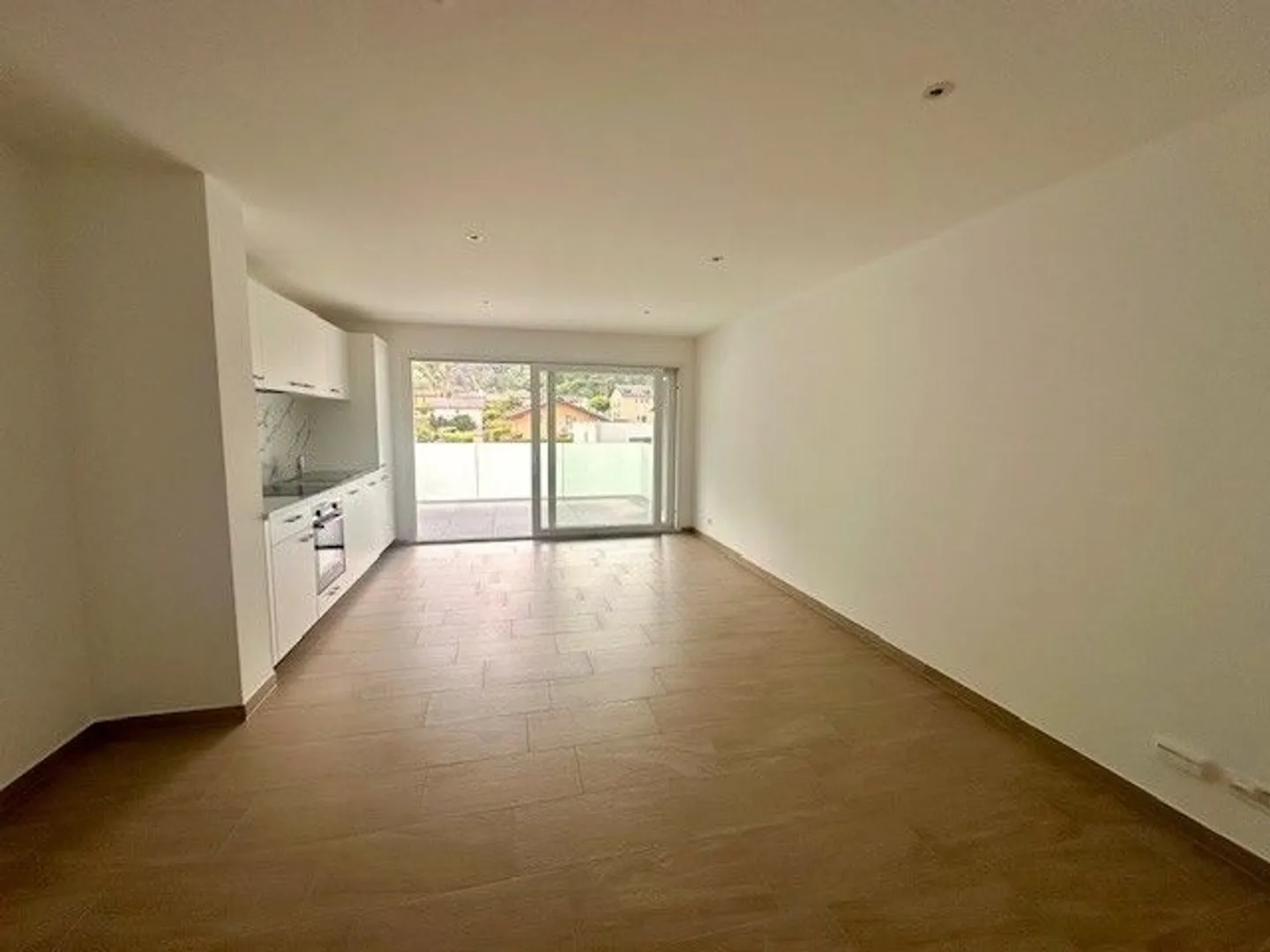 Wunderschöne neue Wohnung im 2. Stock mit 2,5 Zimmern in Aproz (Sion) - Foto 2 von 13