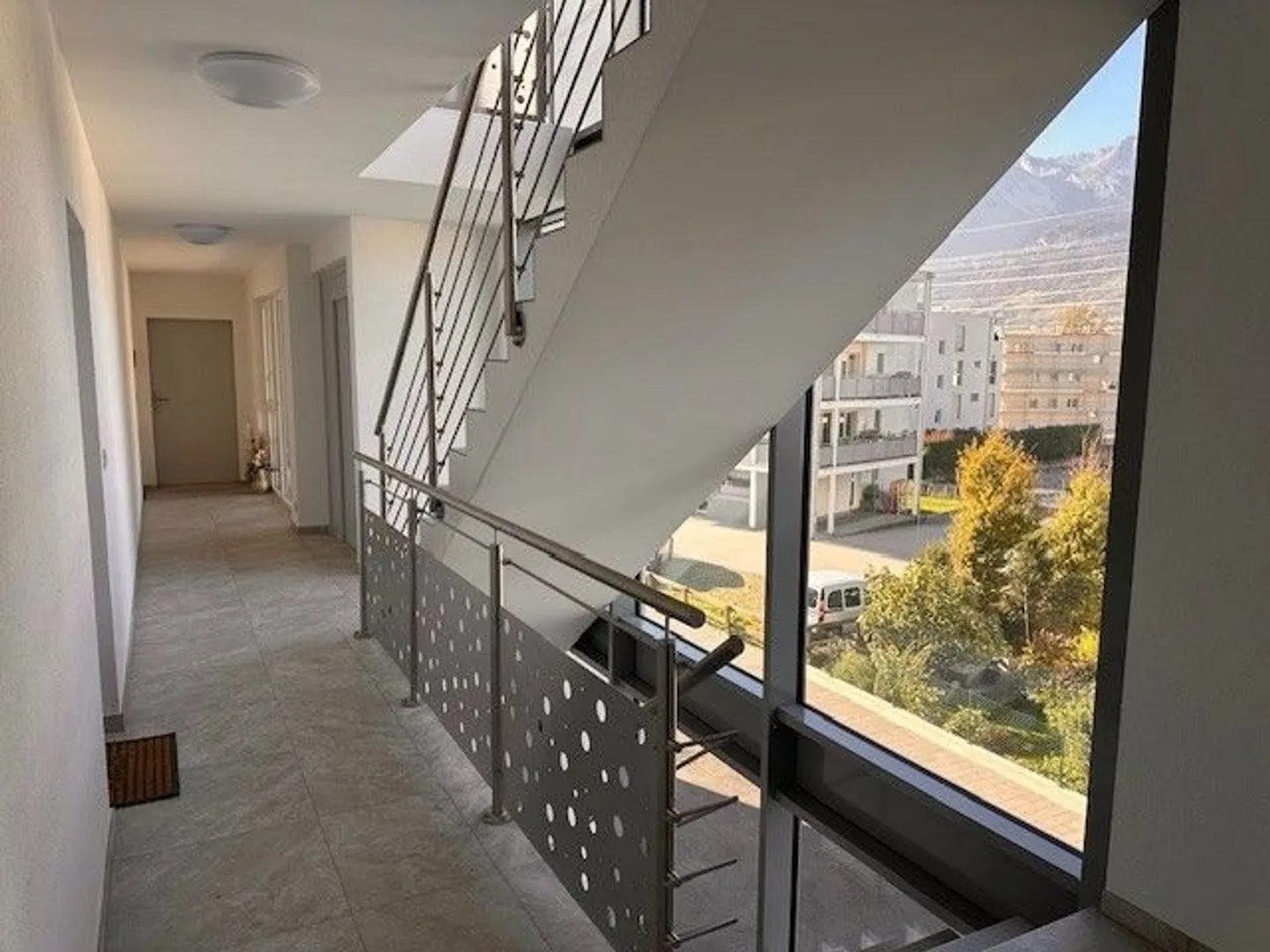 Wunderschöne neue Wohnung im 2. Stock mit 2,5 Zimmern in Aproz (Sion) - Foto 8 von 13