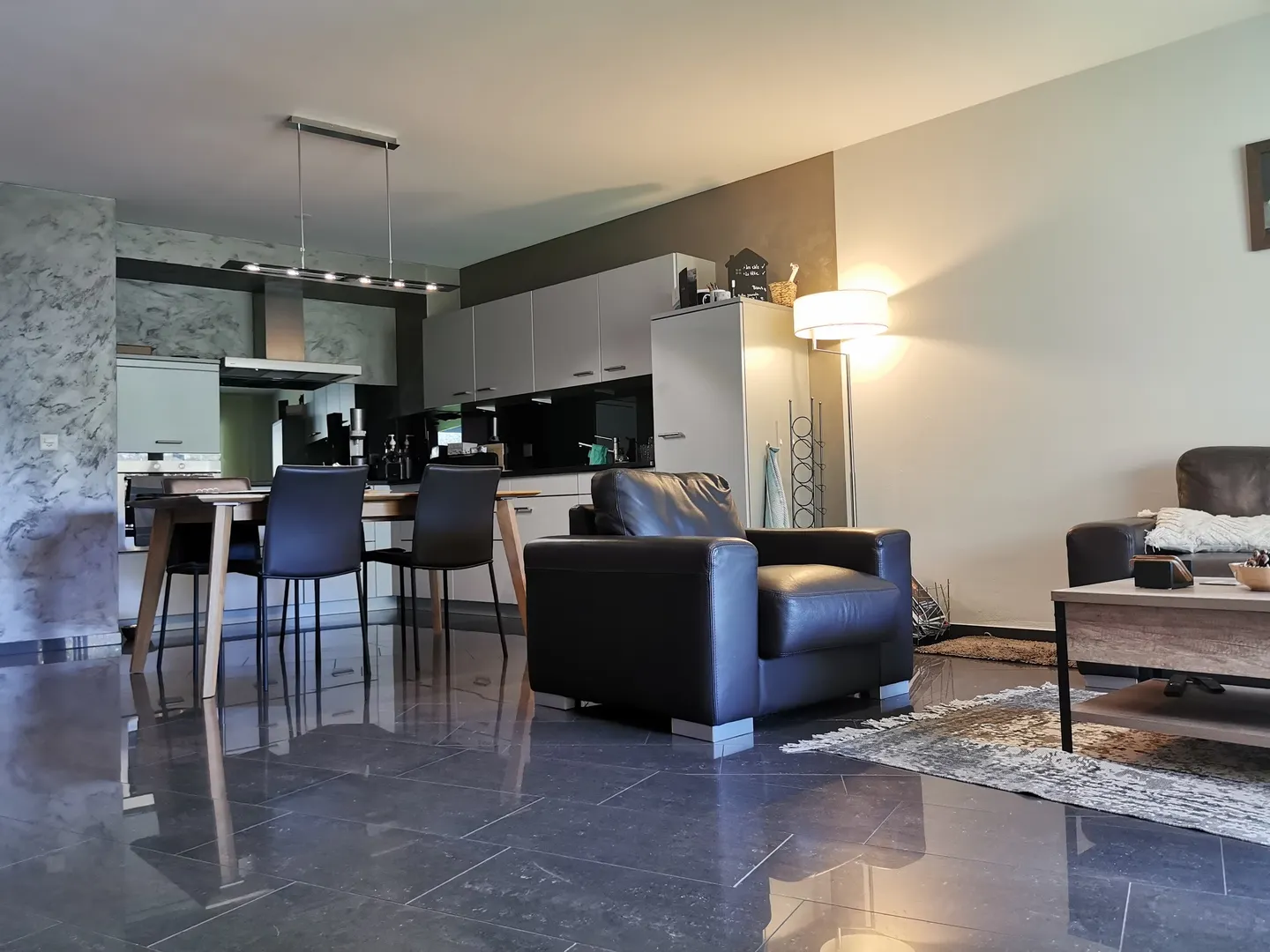 Magnifique 5,5 pces à louer sur Gravelone - Foto 1 di 13