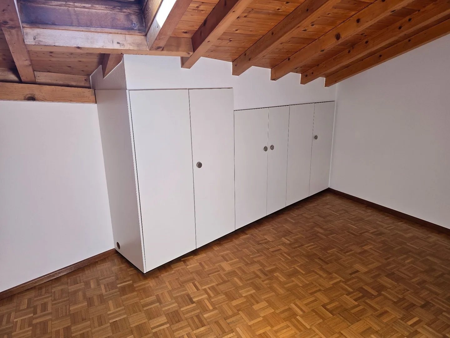 Charming Duplex Apartment in Sion - Photo 9 of 13